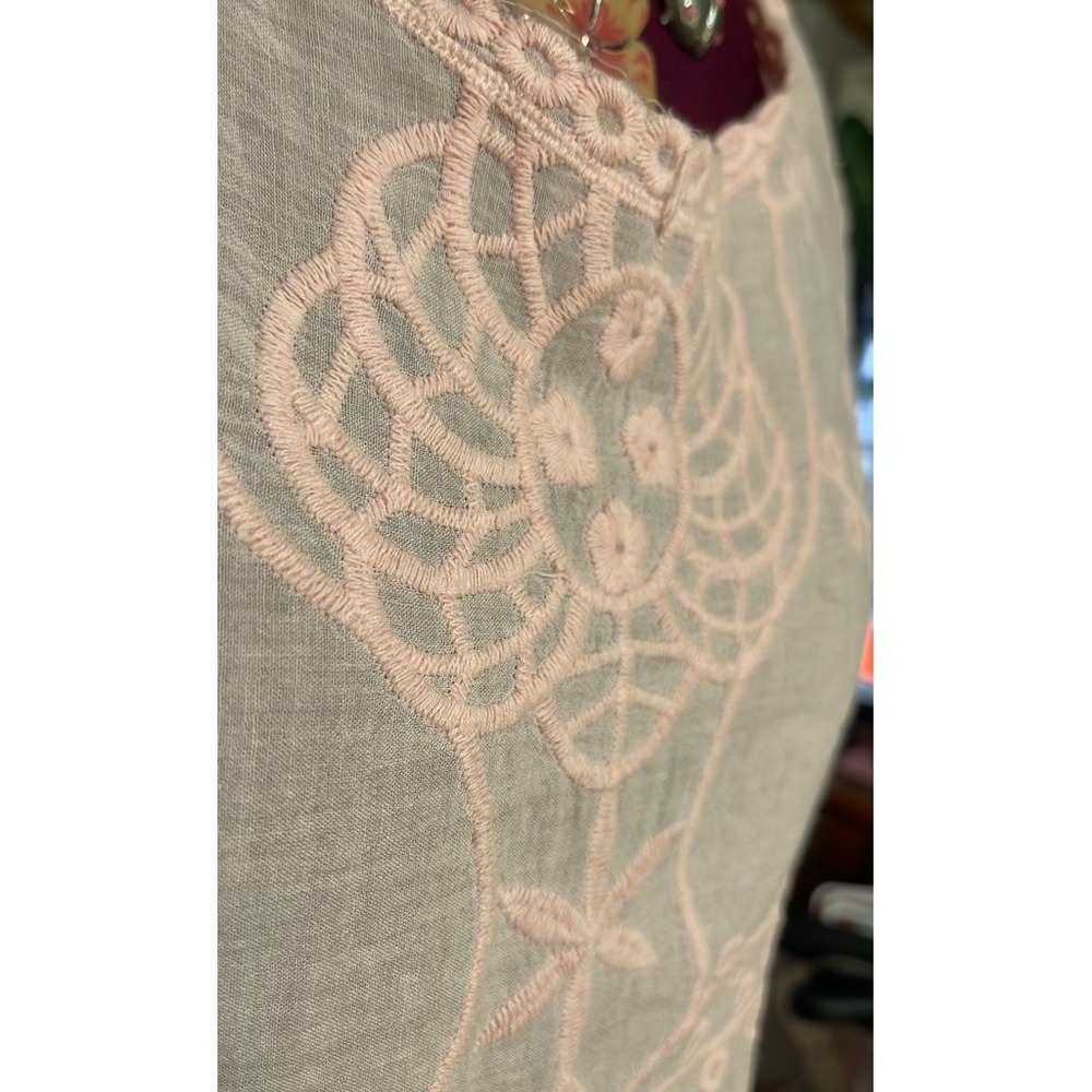 New Directions Pink Embroidered Blouse - Size M - Picture 3 of 6